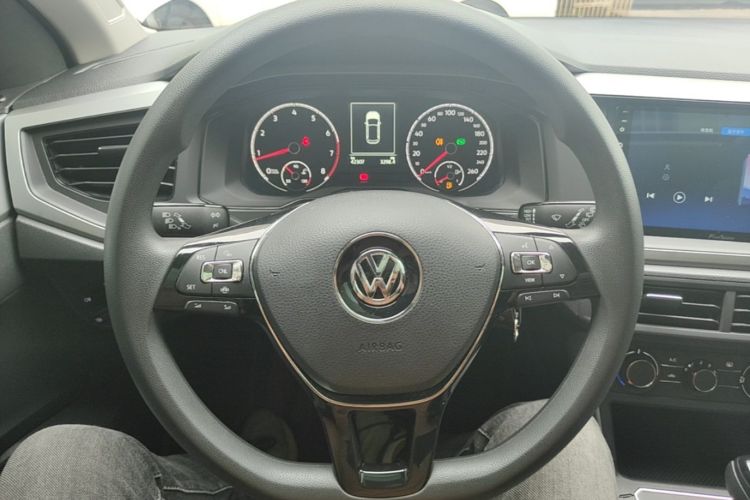 Volkswagen Polo 2021 car image #11
