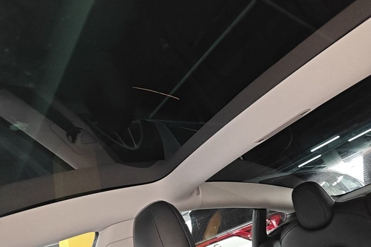 Tesla Model 3 2022 car image #18