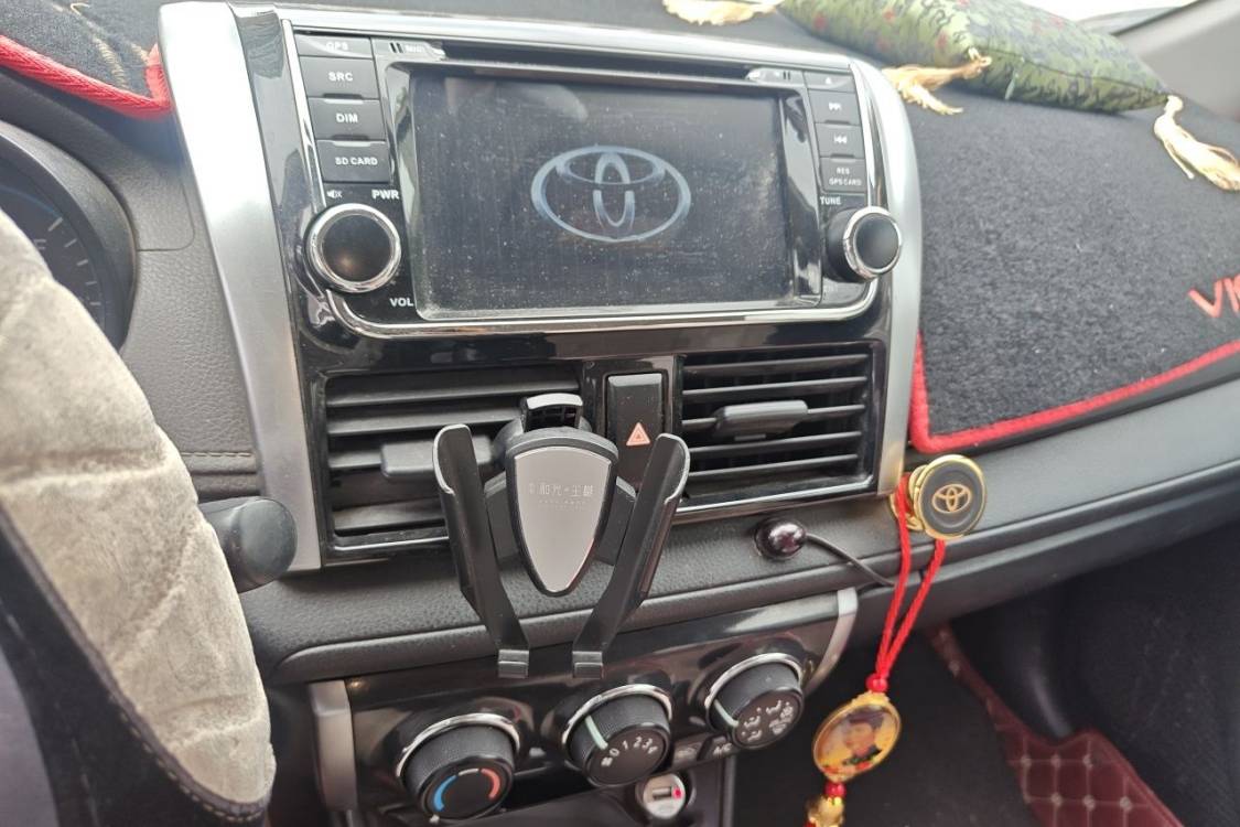 Toyota Vios 2015 صورة سيارة #28