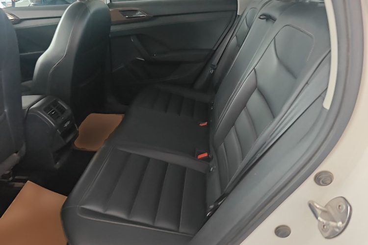 Volkswagen Tharu 2020 car image #17