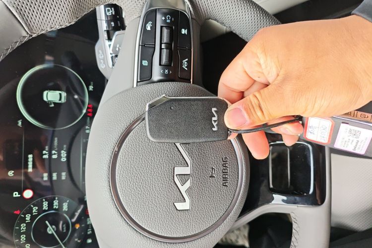 起亚 狮铂拓界 2025 汽车图片 #9