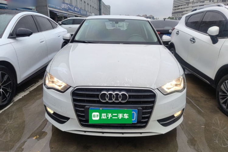 Audi A3 2017 car image #3