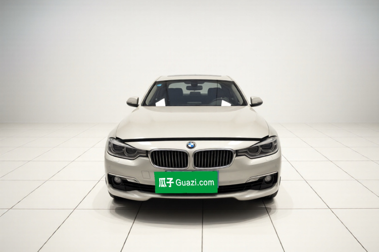 BMW 3 Series 2018 #3 BMW 3 Series 2018 car image #3