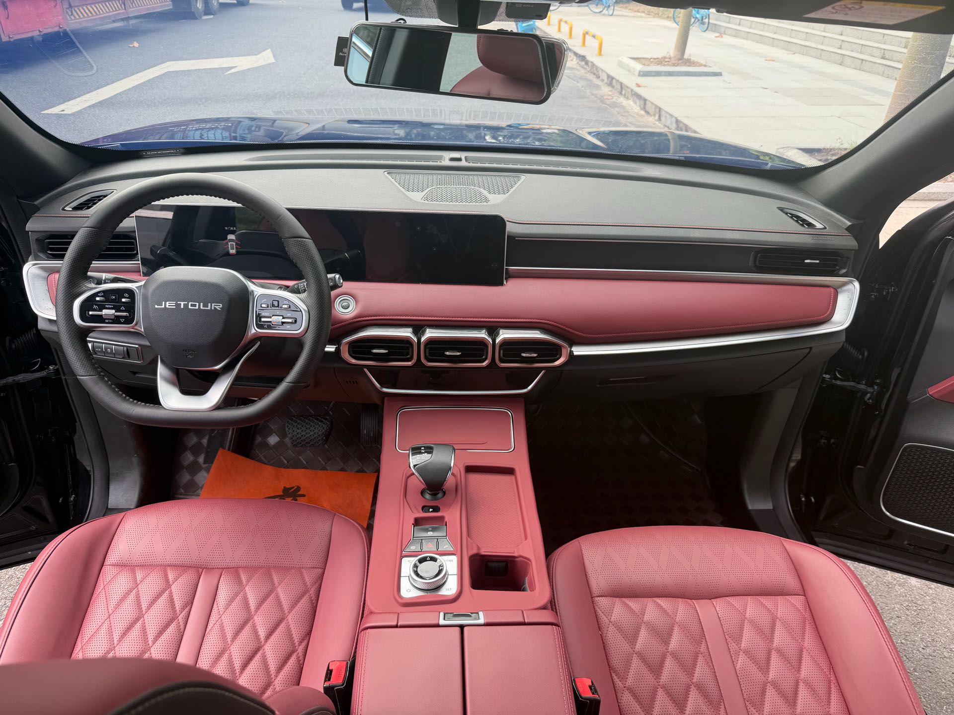 Jetour X70 PLUS 2024 car image #12