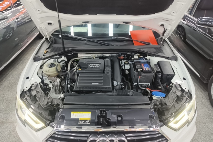 Audi A3 2018 car image #20