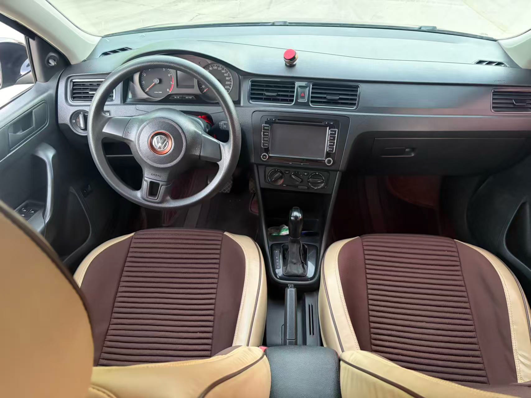 Volkswagen Santana 2015 car image #8