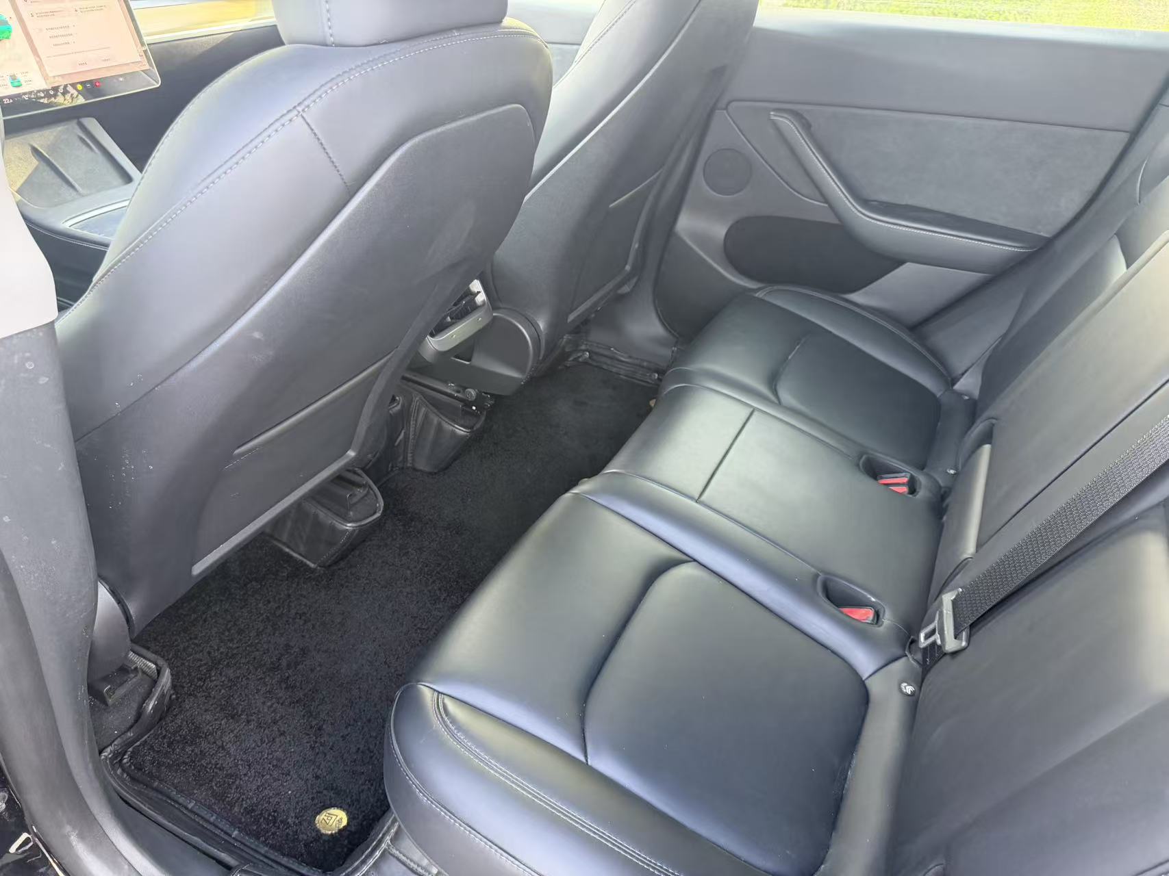 Tesla Model Y 2023 #4 Tesla Model Y 2023 car image #4