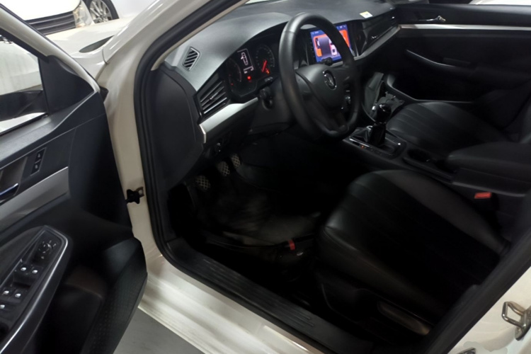 Volkswagen Bora 2019 #16 Volkswagen Bora 2019 car image #16
