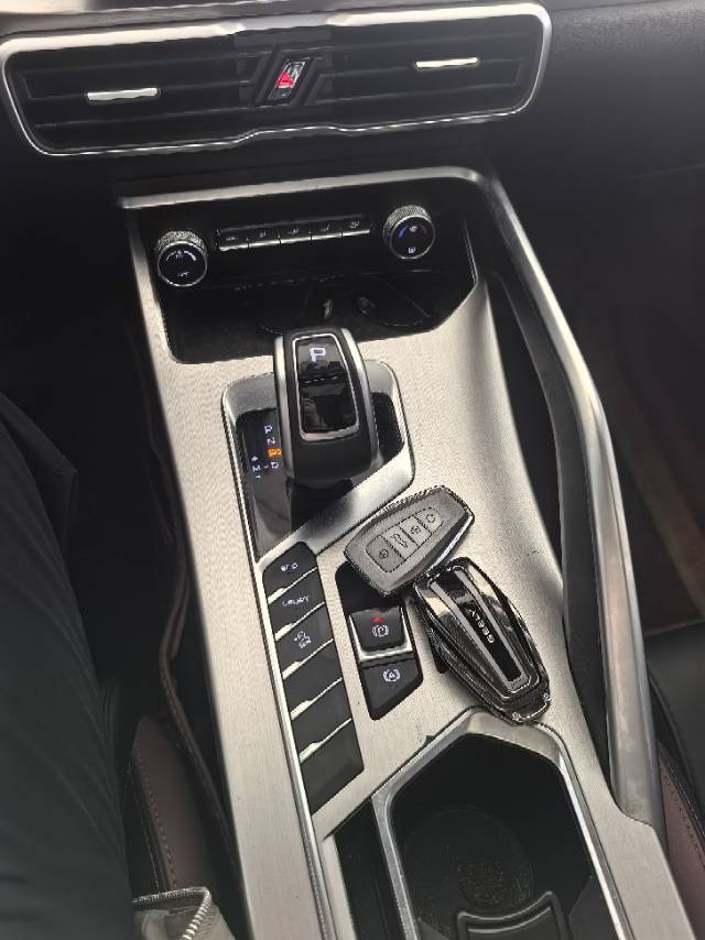 GEELY Coolray 2021 صورة سيارة #5