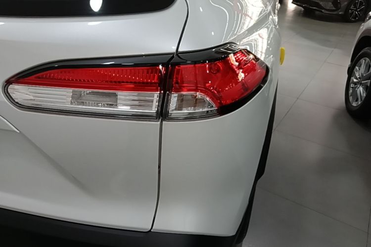 Toyota Corolla Cross 2026 #8 Toyota Corolla Cross 2026 car image #8