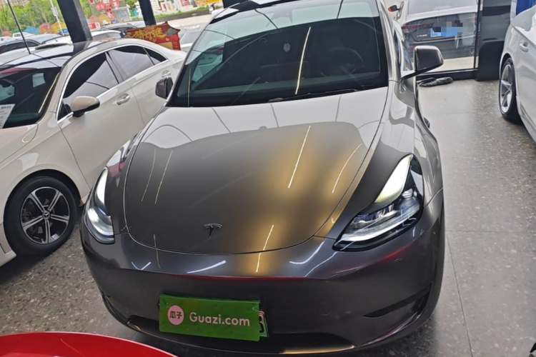 Tesla Model Y 2023 car image #3
