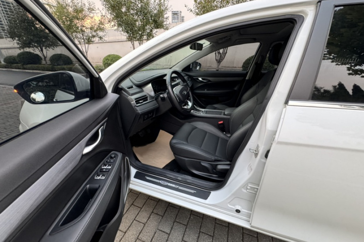 GEELY Emgrand 2021 #18 GEELY Emgrand 2021 imagem de carro #18
