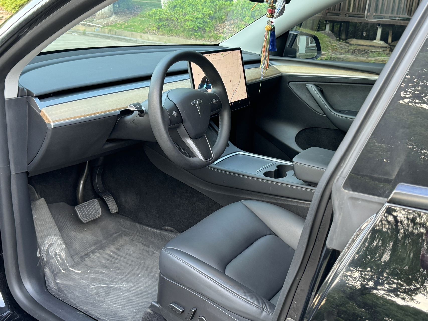 Tesla Model Y 2022 #5 Tesla Model Y 2022 car image #5