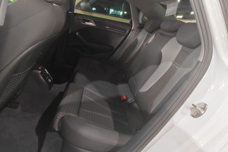 Audi A3 2019 immagine di auto #17