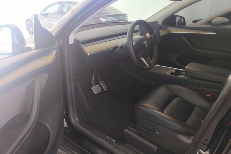 Tesla Model Y 2022 #16 Tesla Model Y 2022 car image #16