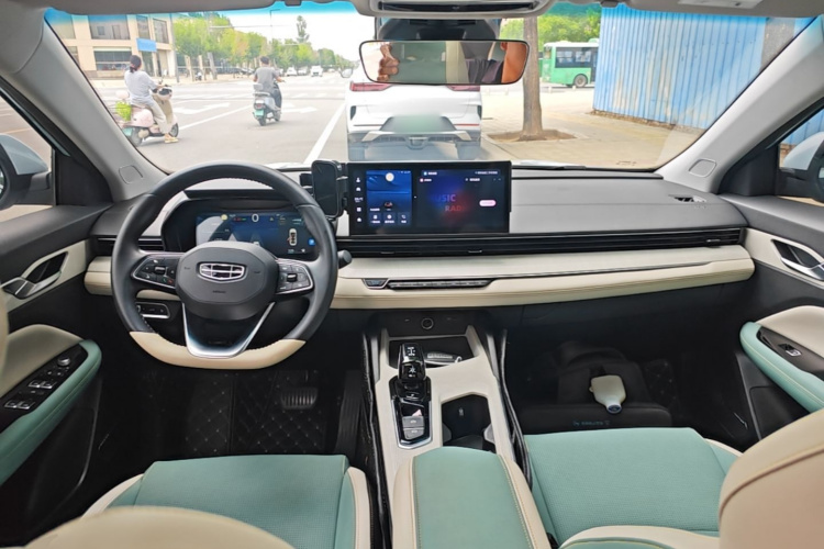 GEELY Emgrand L HiP 2022 car image #10
