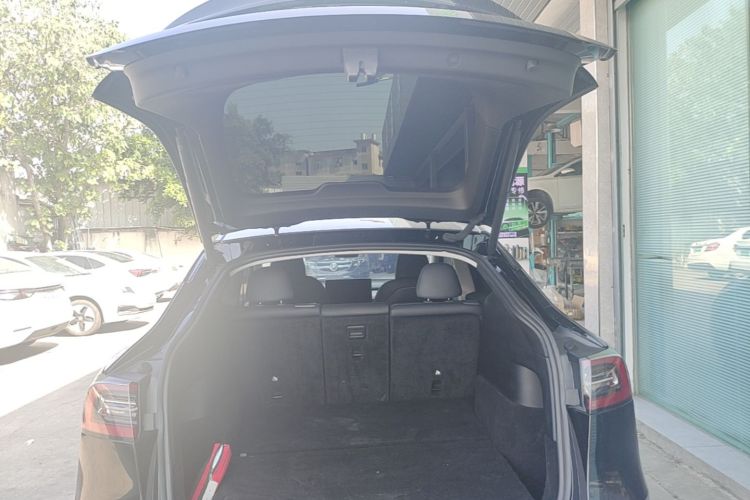 Tesla Model Y 2023 #17 Tesla Model Y 2023 car image #17