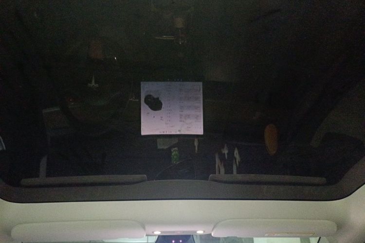 Tesla Model Y 2022 car image #16