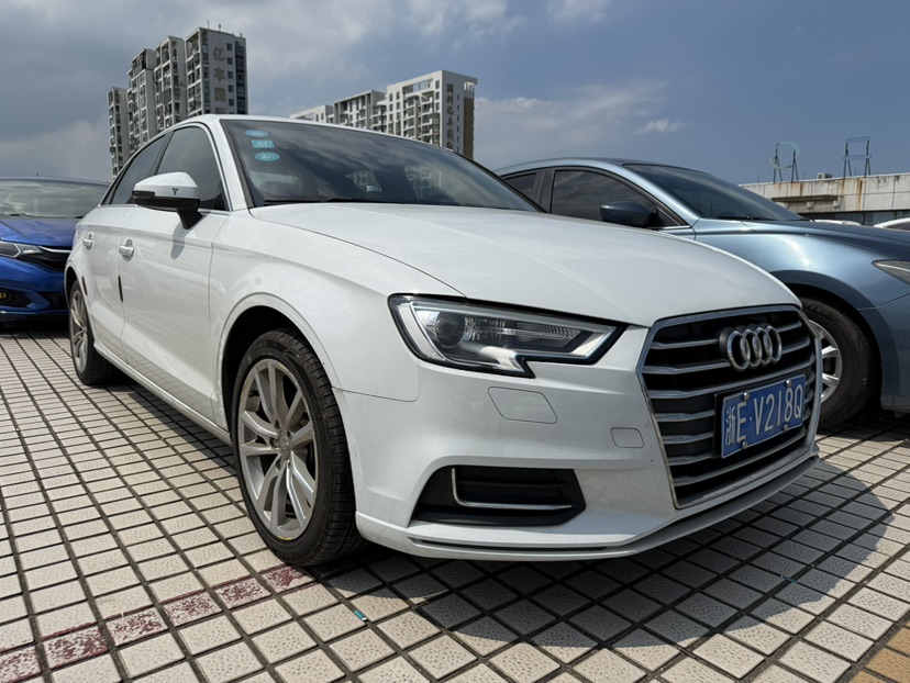 Audi A3 2019 Audi A3 2019 immagine di auto