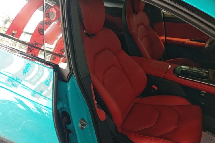MI SU7 2025 immagine di auto #24