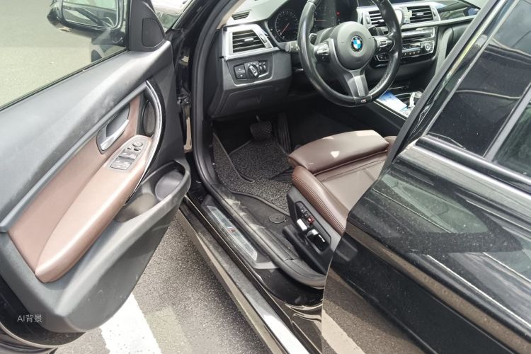 BMW 3 Series 2018 car image #18