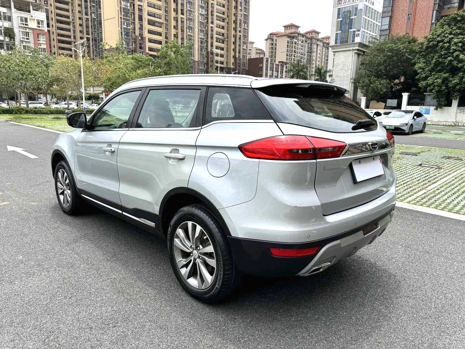 GEELY Boyue 2017 car image #9