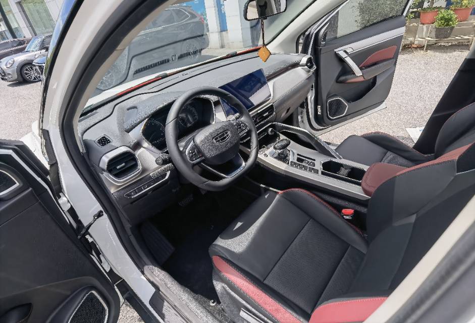 GEELY Coolray 2022 car image #14