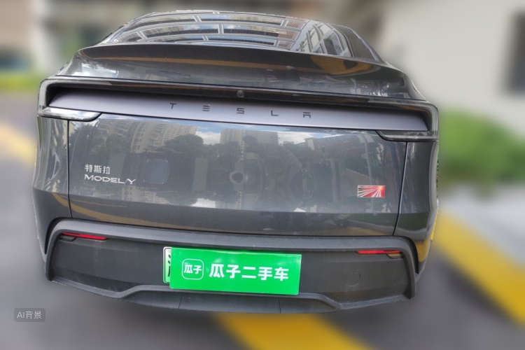Tesla Model Y 2025 car image #6