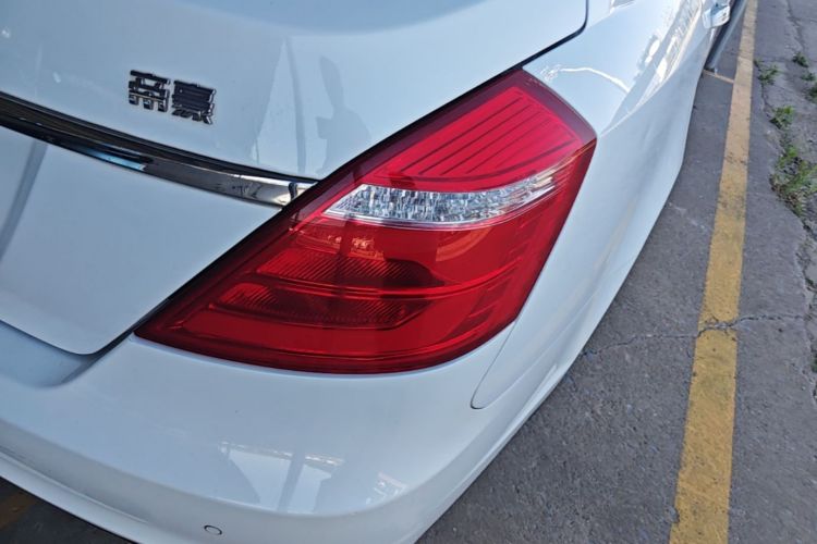 GEELY Emgrand 2018 car image #8