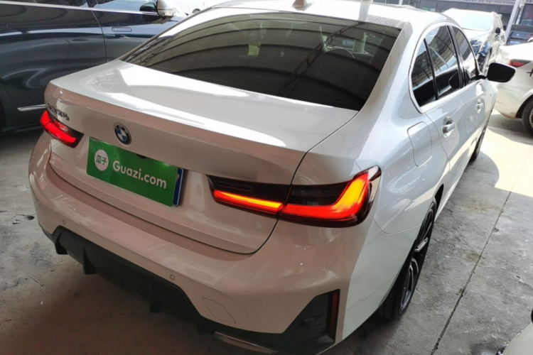 BMW 3 Series 2024 #5 BMW 3 Series 2024 car image #5