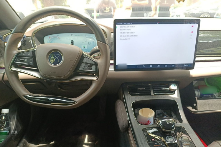 BYD Han 2023 car image #11