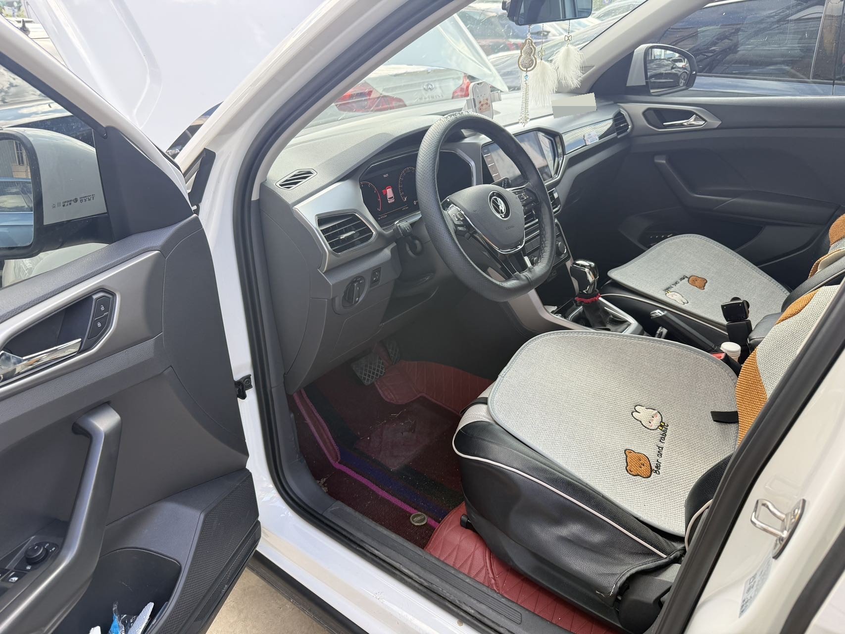 Volkswagen T-Cross 2022 car image #8