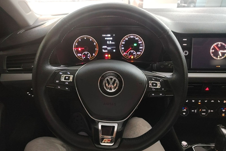 Volkswagen Lavida 2020 car image #11