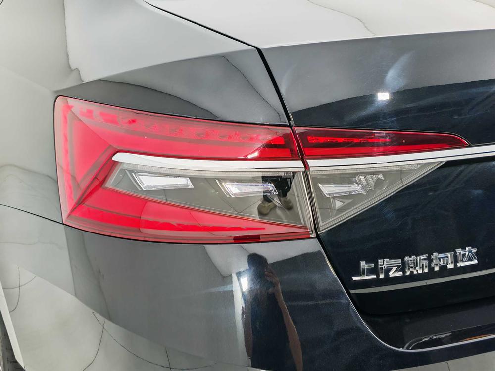 Skoda Superb 2024 imagem de carro #13