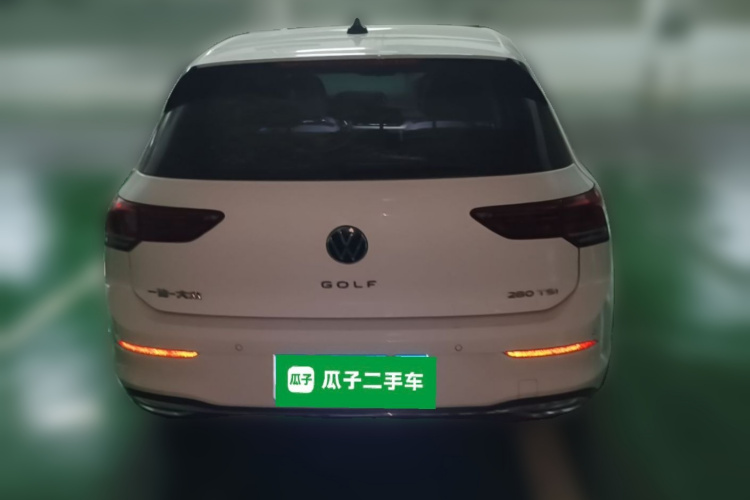 Volkswagen Golf 2022 car image #6