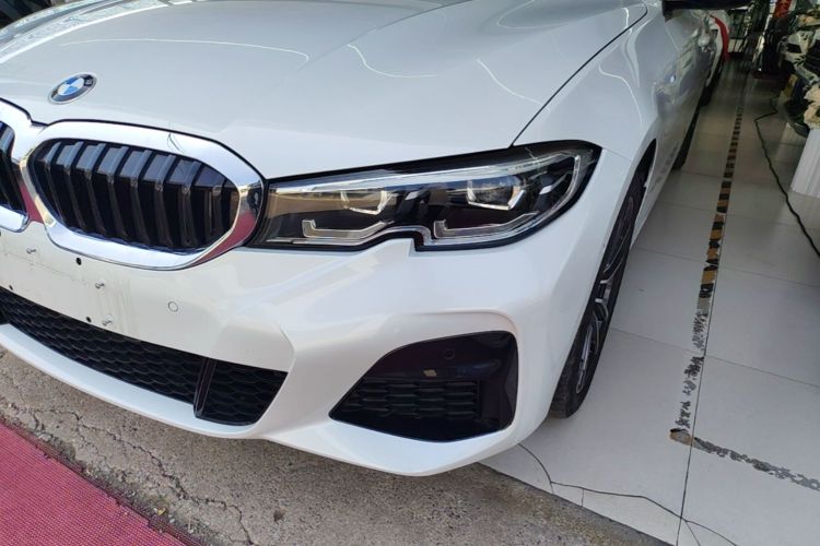 BMW 3 Series 2021 car image #23