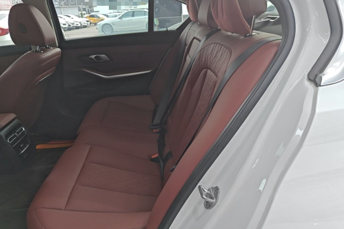 BMW 3 Series 2024 #8 BMW 3 Series 2024 immagine di auto #8