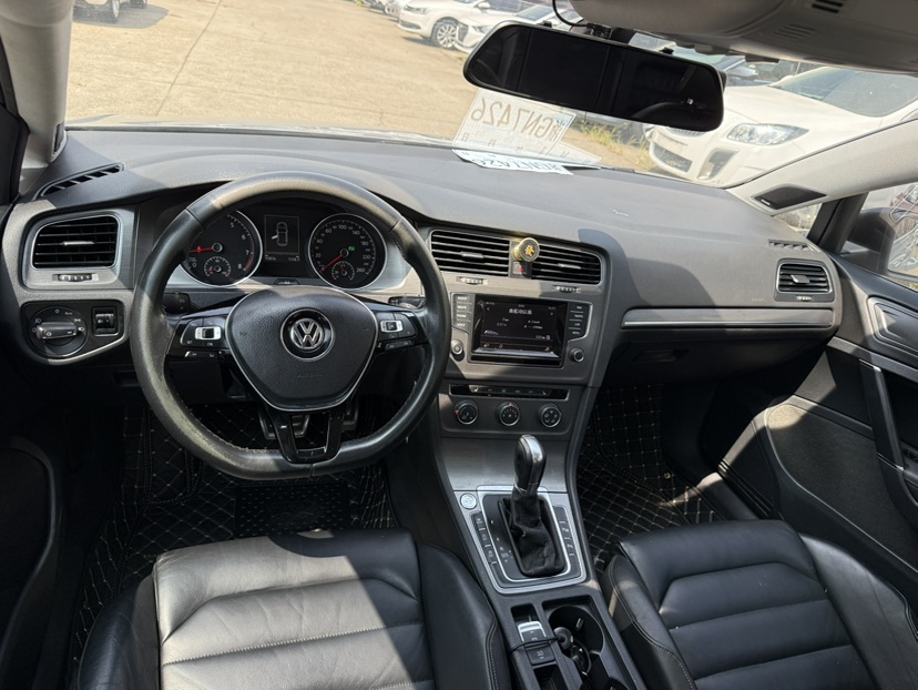 Volkswagen Golf 2015 car image #6