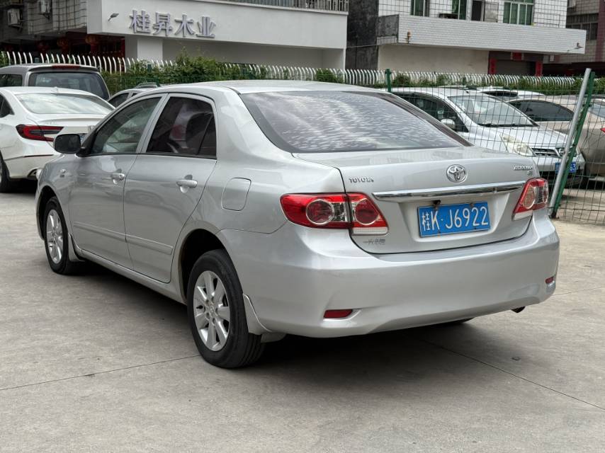 Toyota Corolla 2013 immagine di auto #4