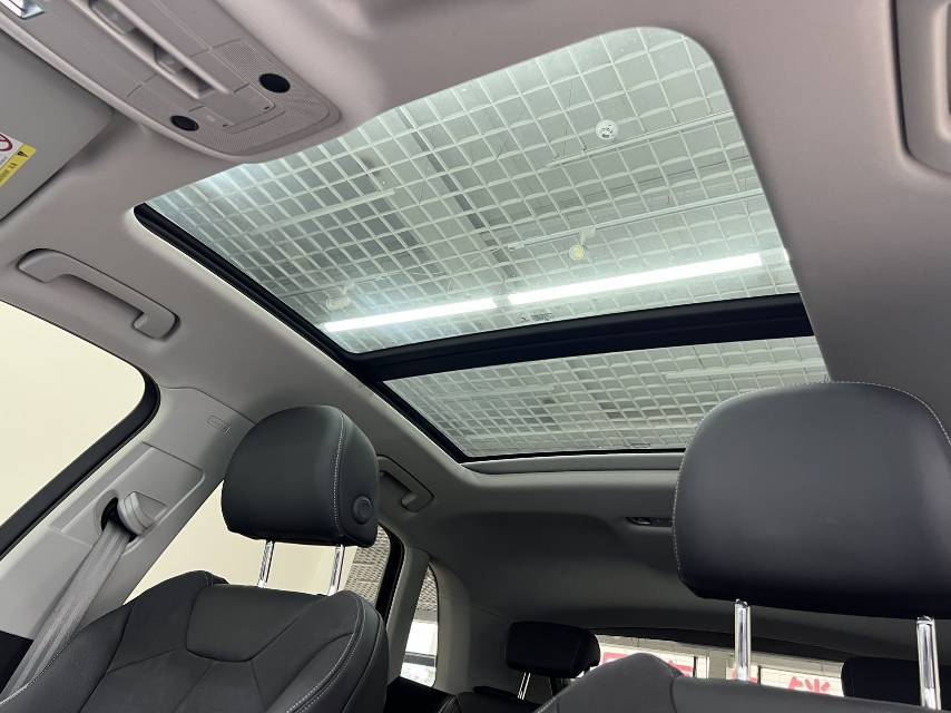 Audi Q3 2022 car image #14