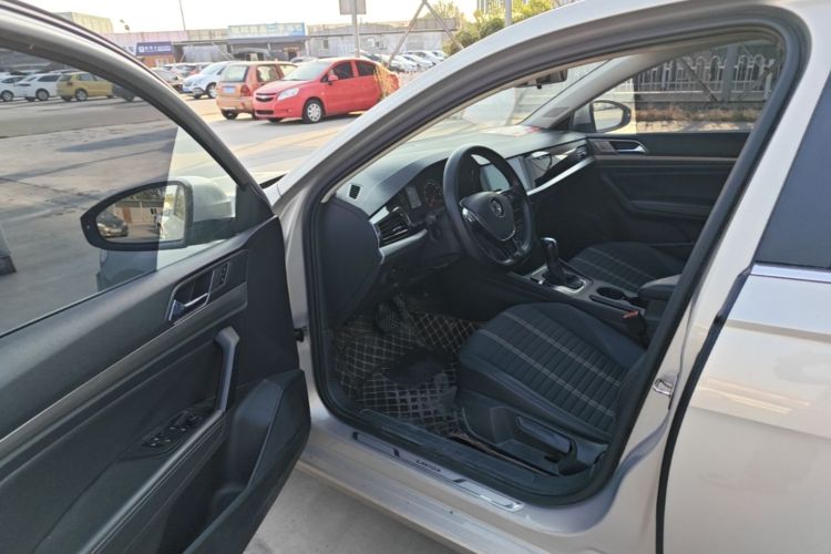 Volkswagen Lavida 2020 car image #16