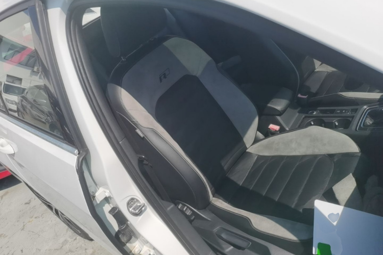Volkswagen Golf 2015 car image #24