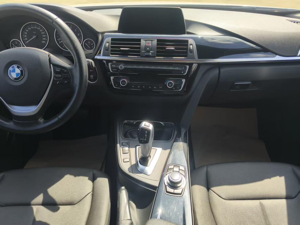 BMW 3 Series 2016 car image #9