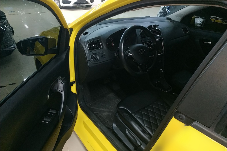 Volkswagen Polo 2018 immagine di auto #16