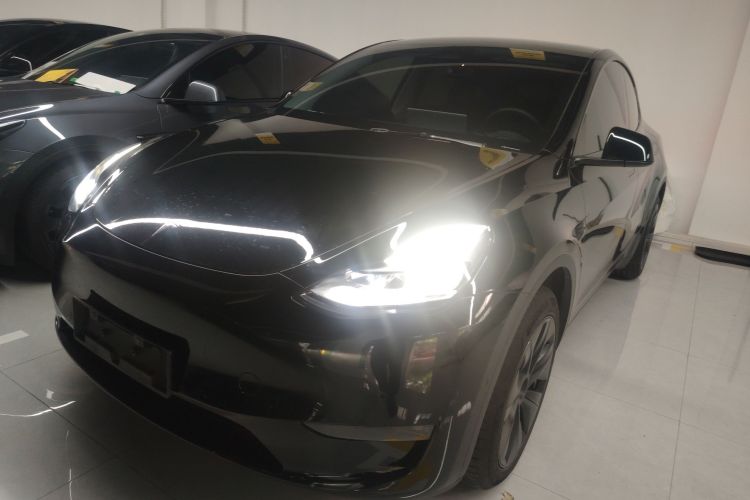 Tesla Model Y 2023 #2 Tesla Model Y 2023 car image #2