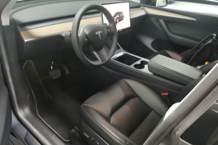 Tesla Model Y 2022 #15 Tesla Model Y 2022 car image #15