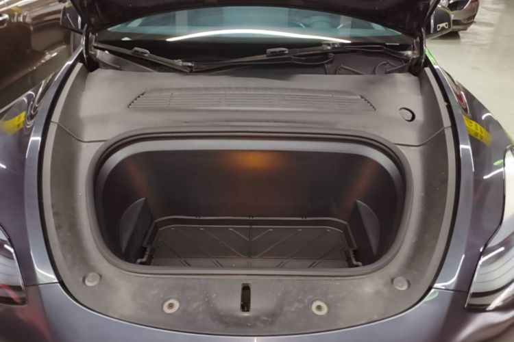 Tesla Model Y 2024 car image #20