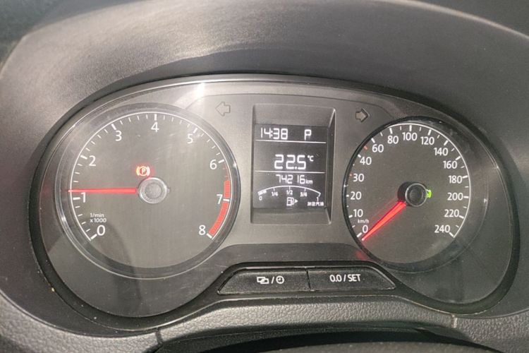 Volkswagen Polo 2017 car image #12