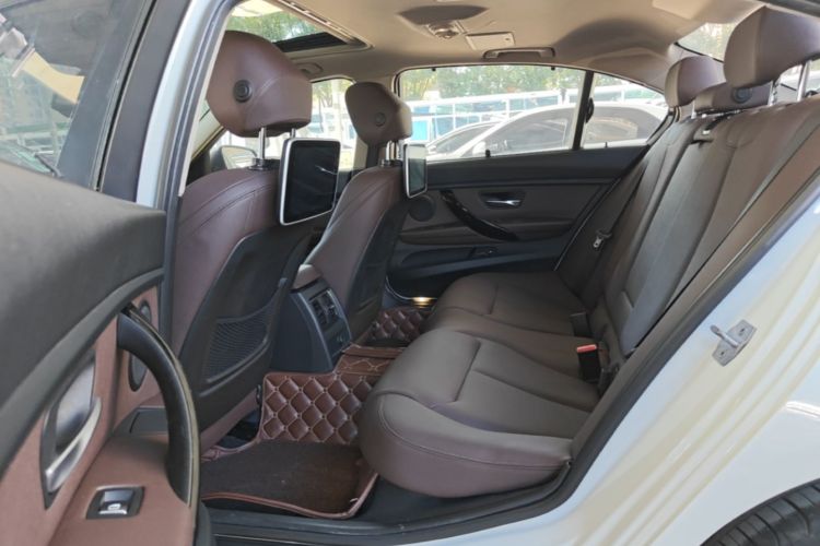 BMW 3 Series 2018 #17 BMW 3 Series 2018 car image #17