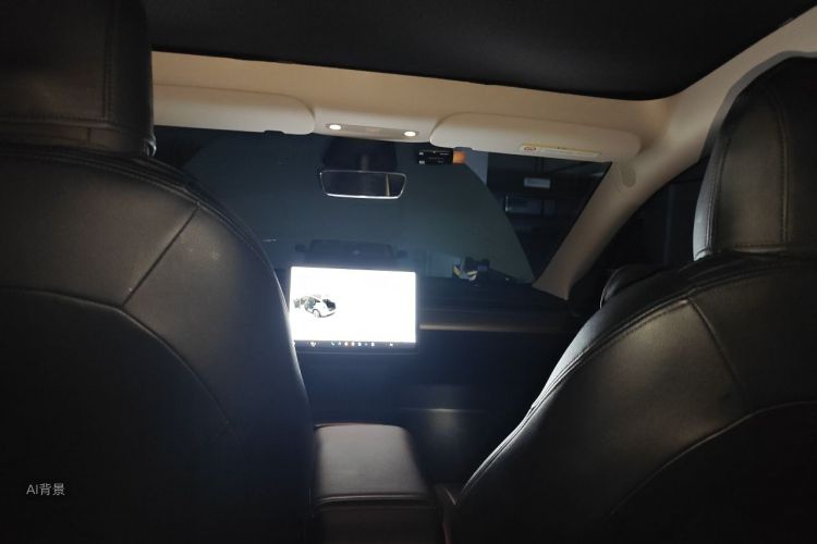 Tesla Model Y 2021 #20 Tesla Model Y 2021 car image #20